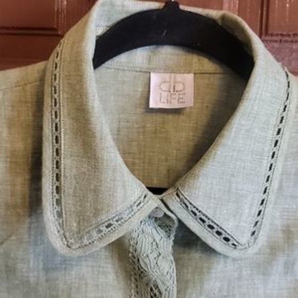 db Life- Linen green shirt with 3/4 length sleeves with eyelet trim. S/M. - Picture 2 of 5